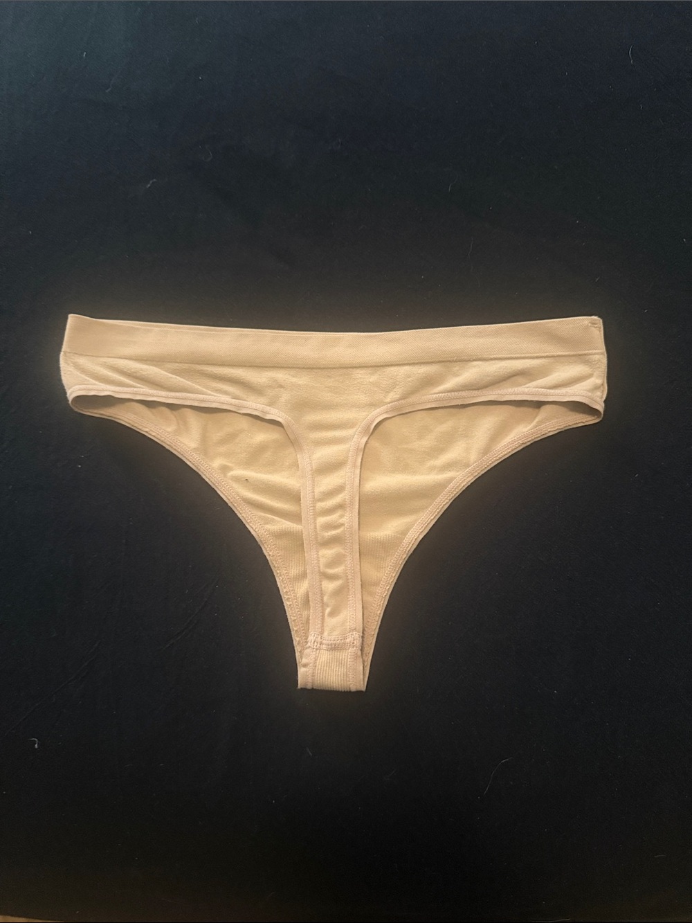 Skims Nude Thong - Picture 2 of 2